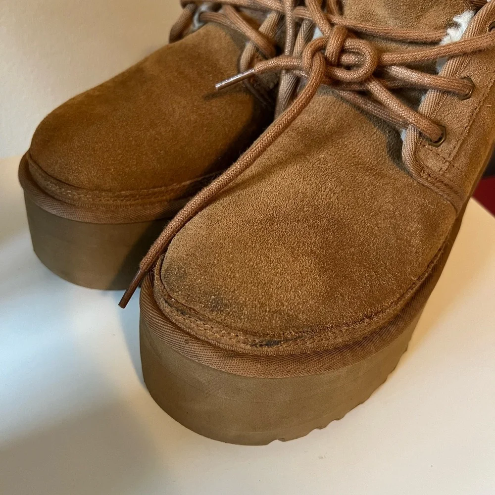 UGG Platform - Picture 4 of 4